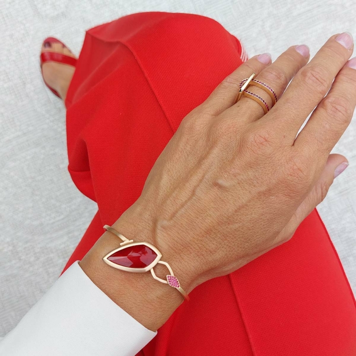 armband En De Kleur Is… Rood, robijn