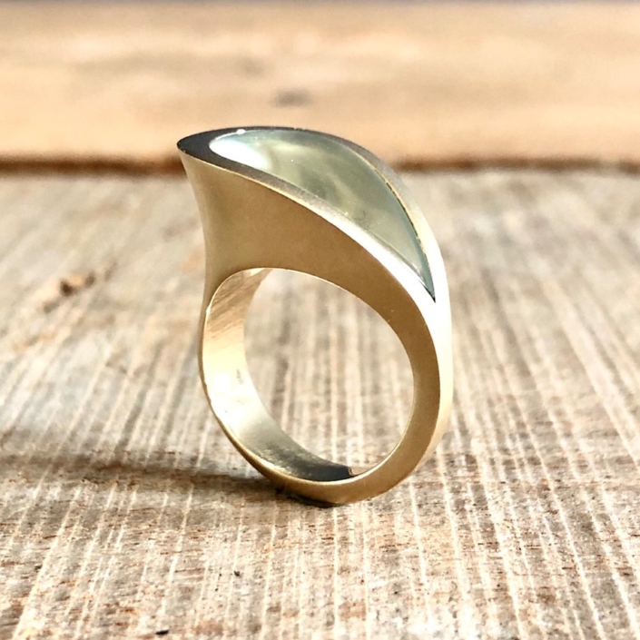 ring Met Dank Aan Het Circus, exclusief maatwerk door Suzan Hotho Juwelen