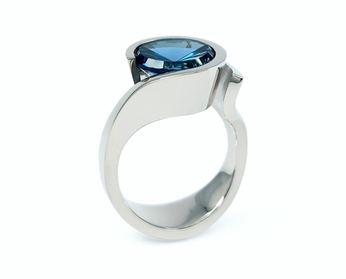 ring Omarm Me, topaas