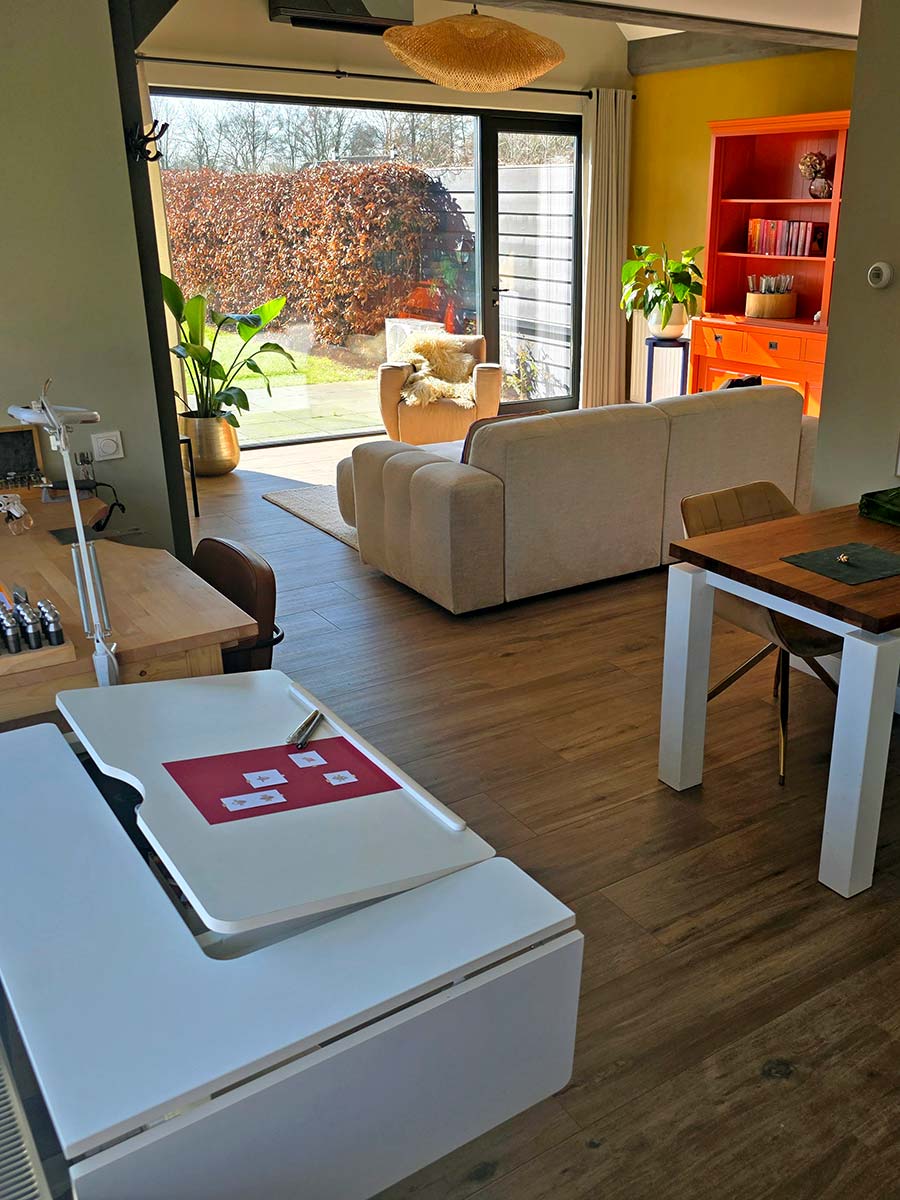 Het Atelier van Susurrad’or by Suzan Hotho, Regio Den Boscjh